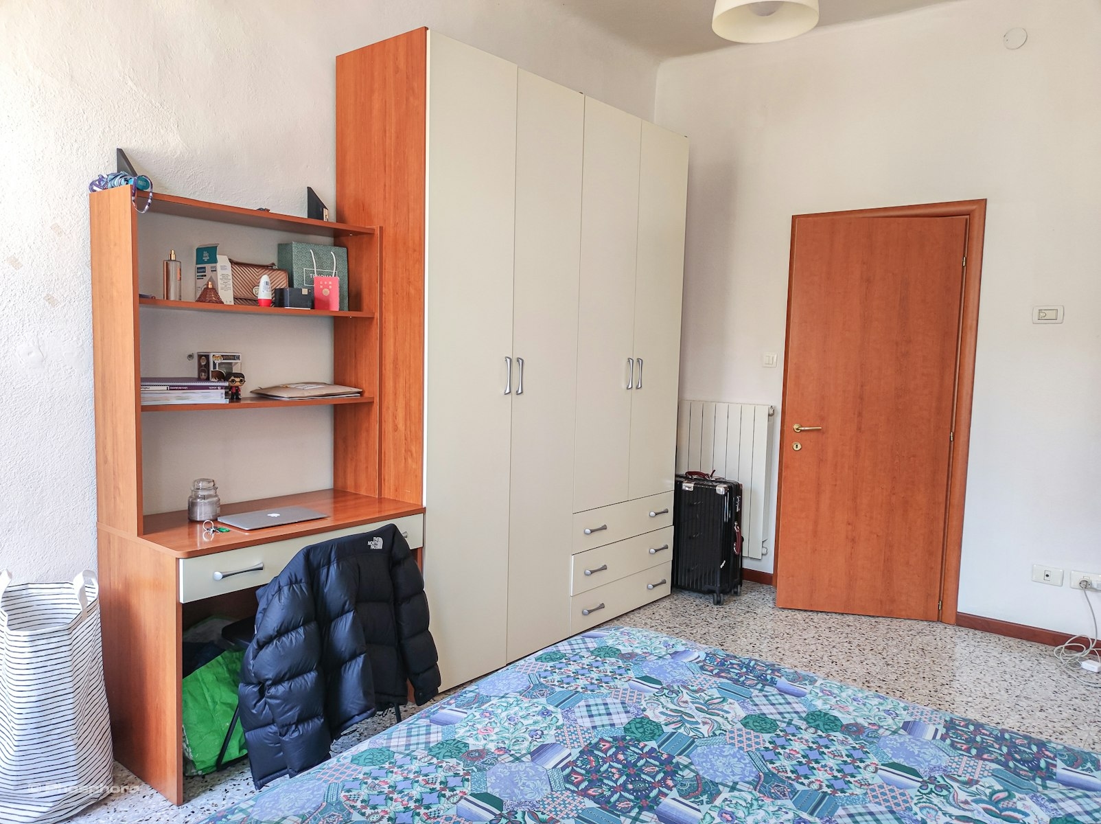 Double room for single use in an apartment in the Veronetta area