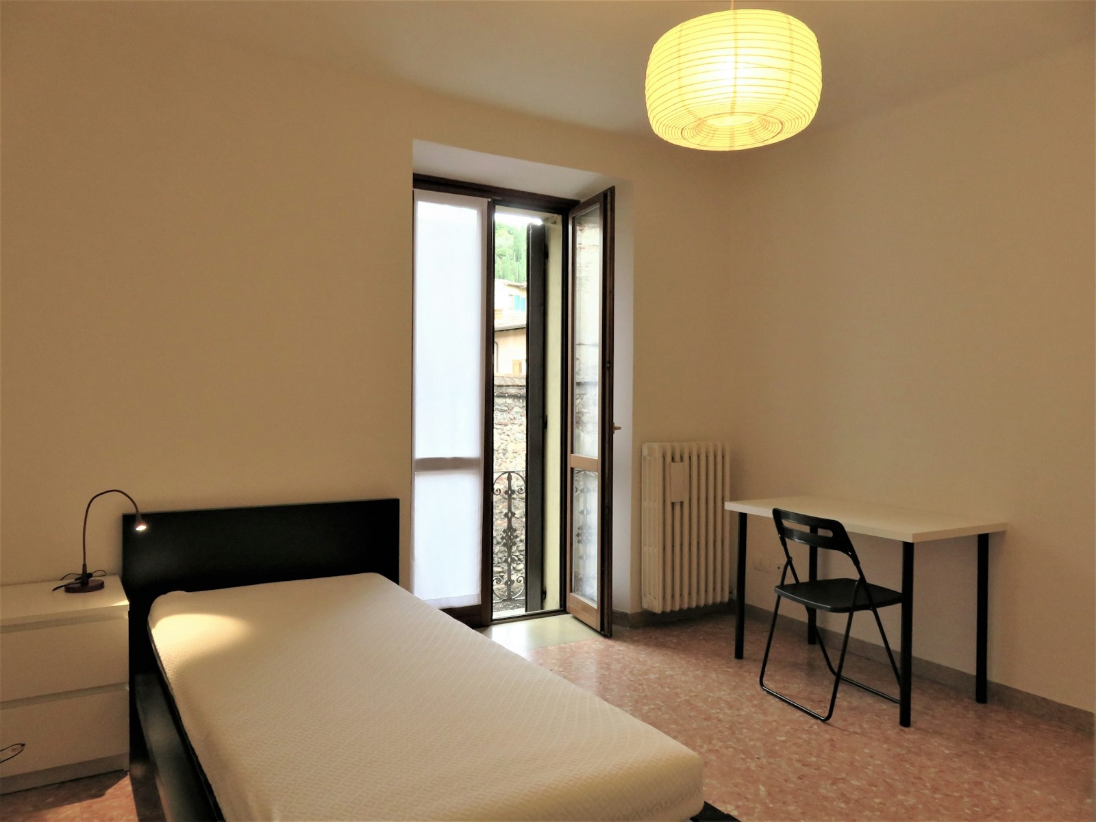 Room in the apartment near the river