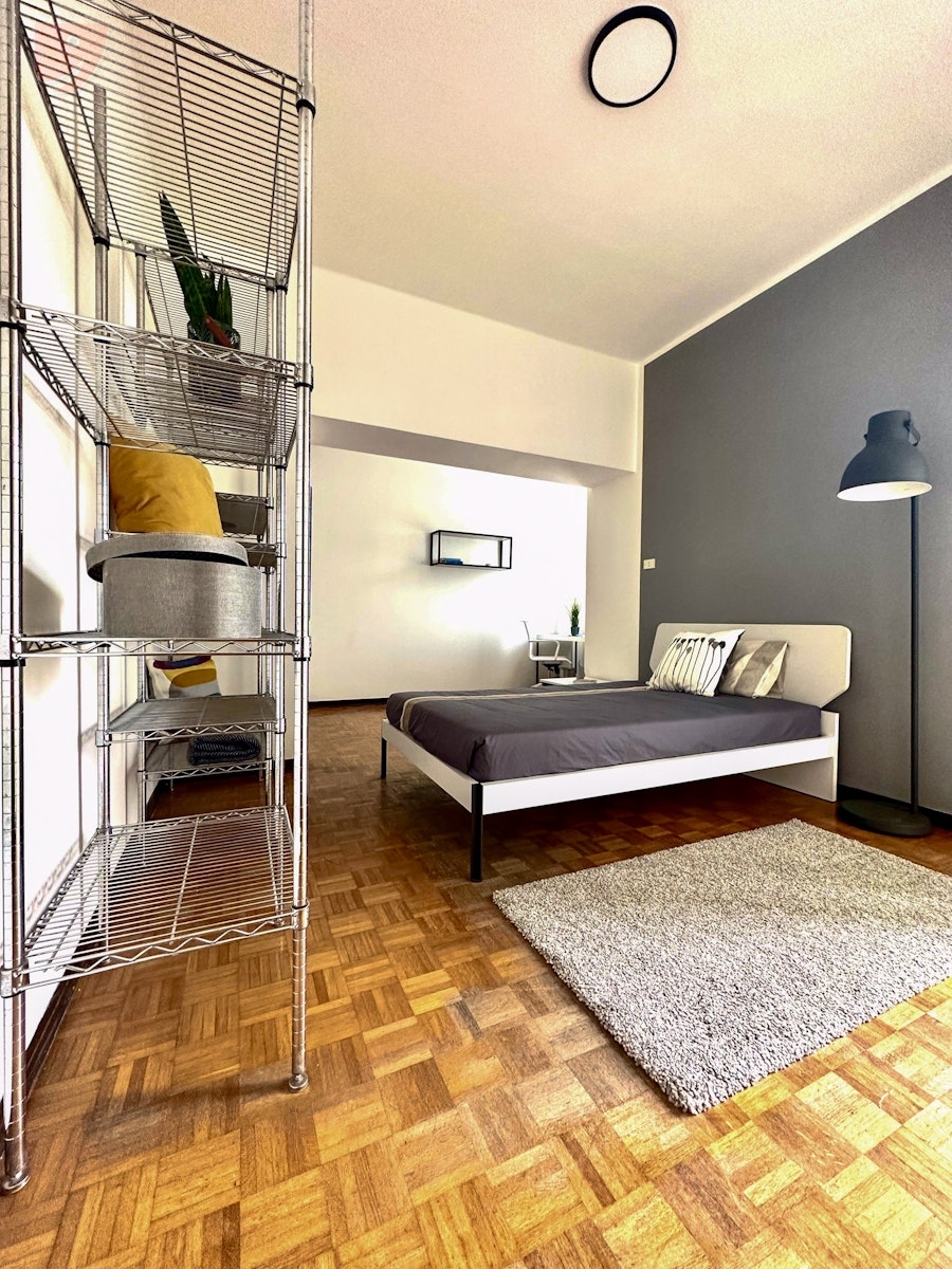Spacious Single Room Near the Center of Trento