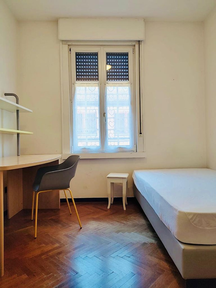 Singola Confortevole a 2 Passi da Lettere