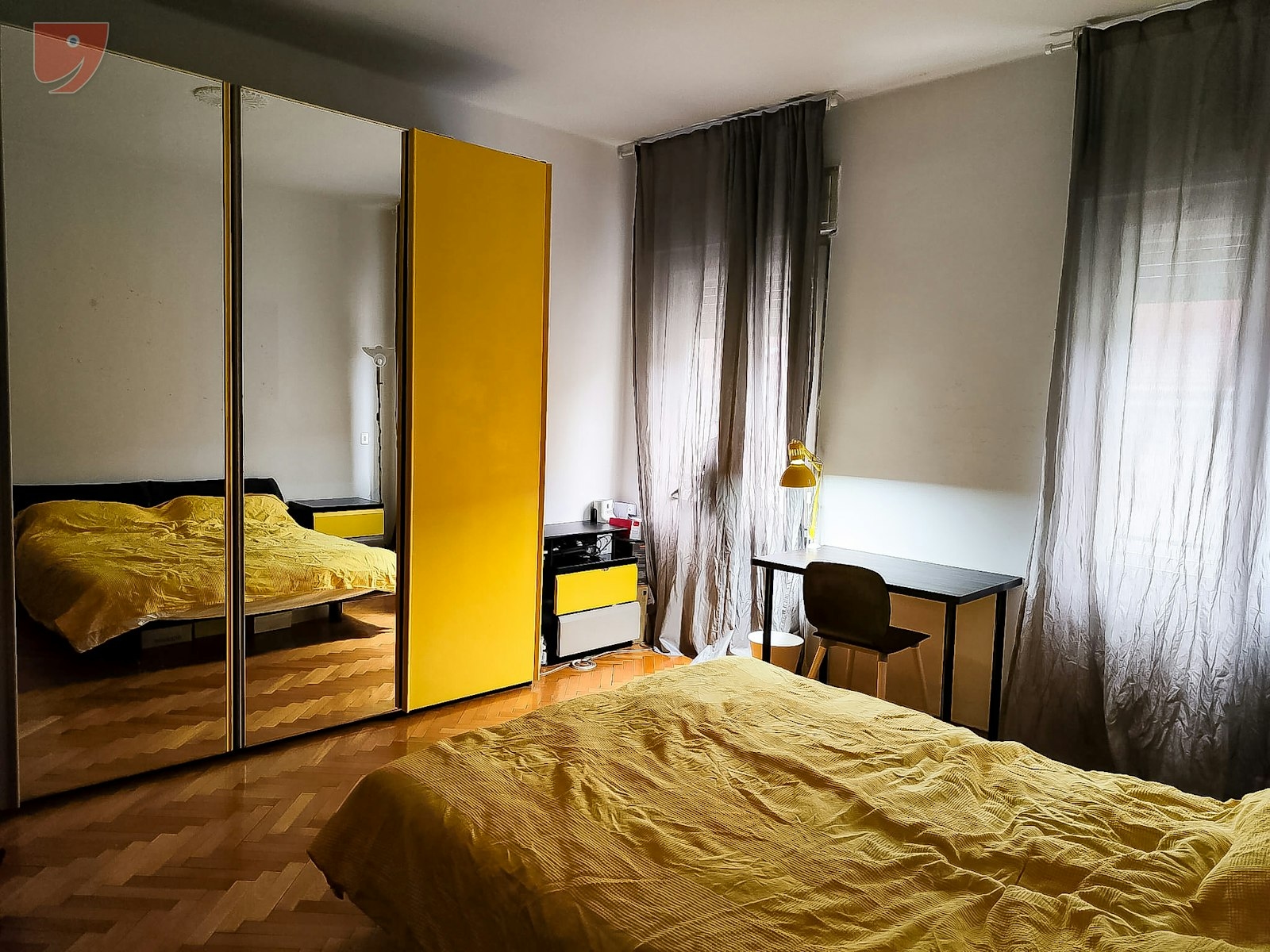 Bright Single Room in Central Area