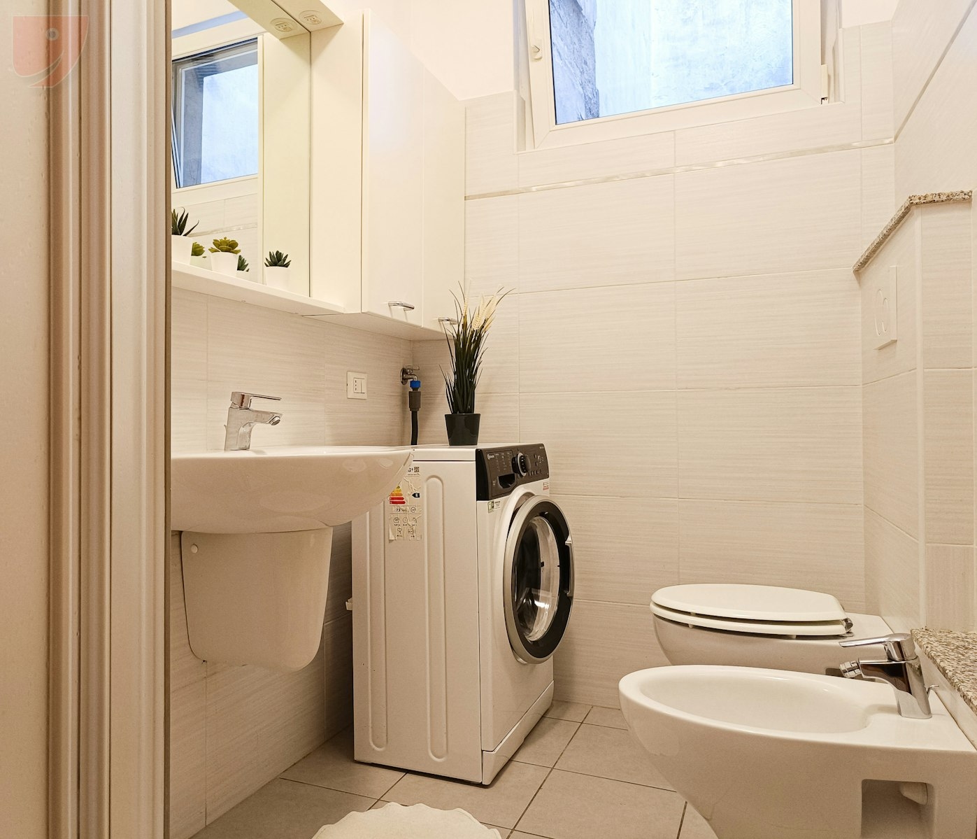 Charming Double Room in Student Apartment!