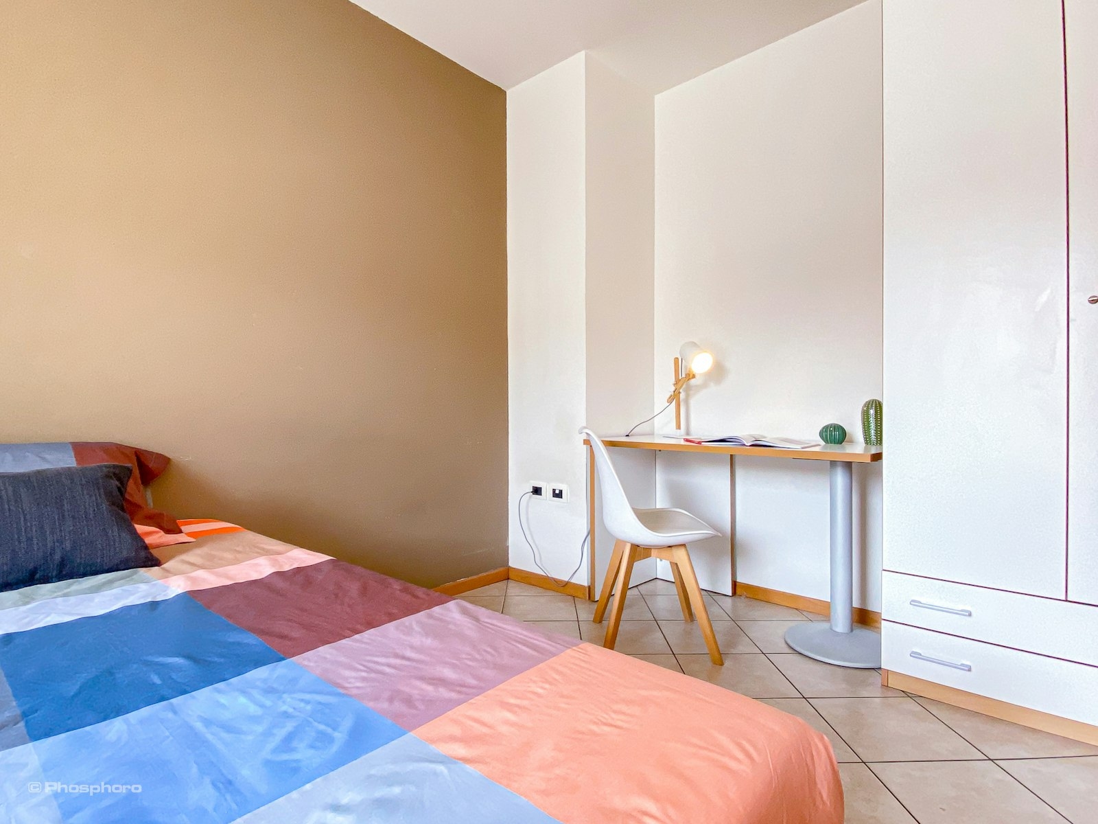 Beautiful and spacious room 1 minute from your faculty in the PHO.ROOM residence