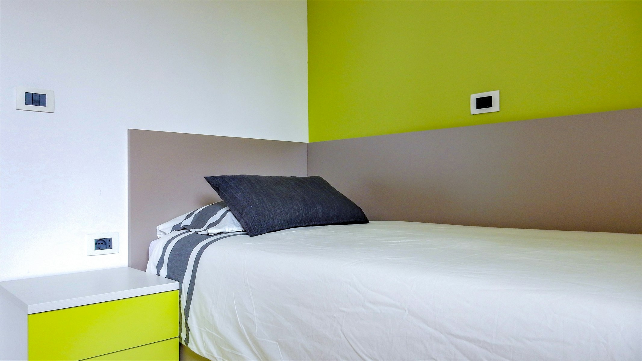 Central Single Room with Balcony