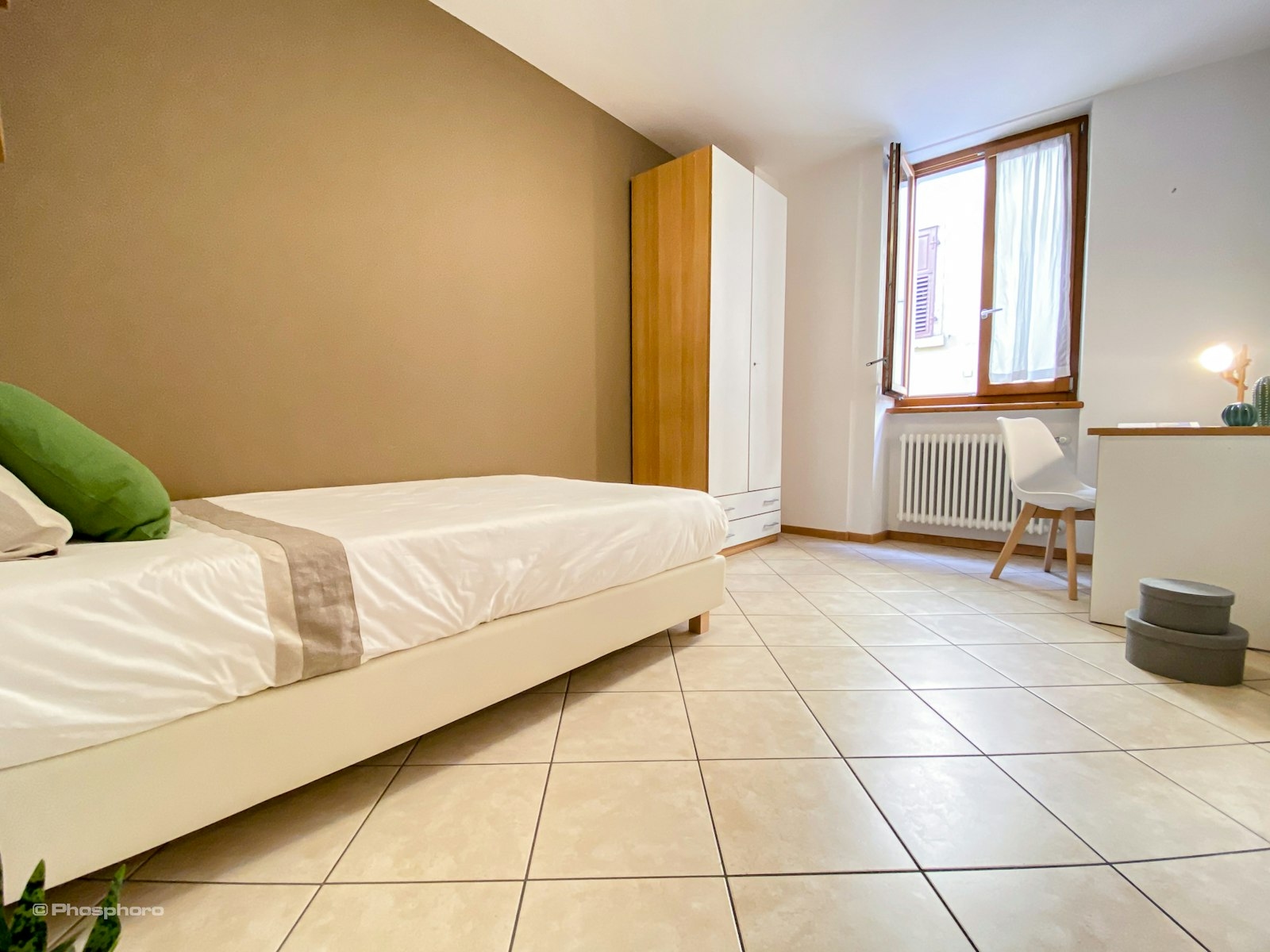 Charming Single Room One Minute from Your Faculty
