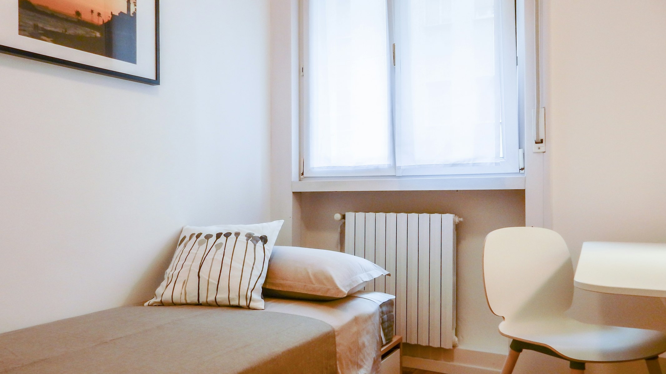 Bright and Quiet Single Room Close to All Faculties
