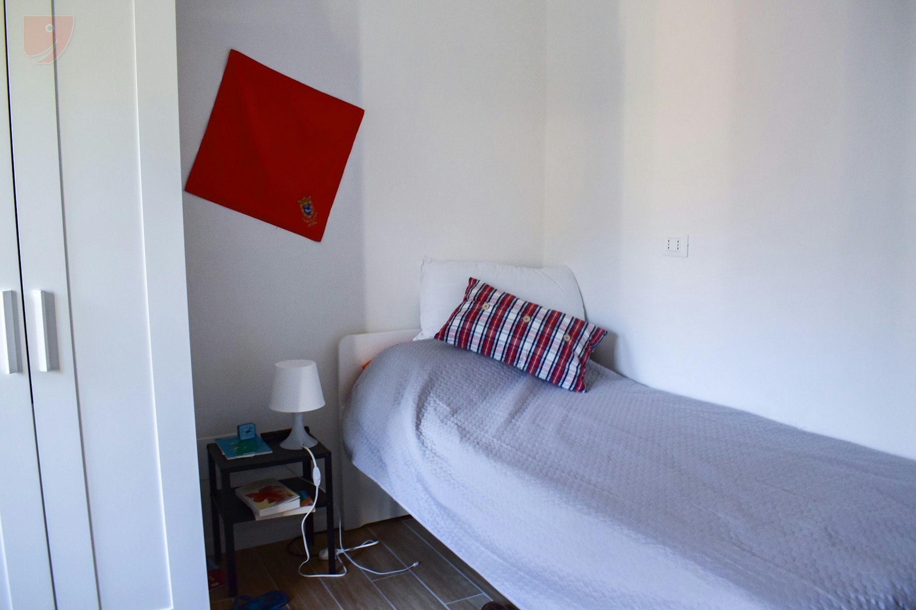 Single Near the Center of Trento