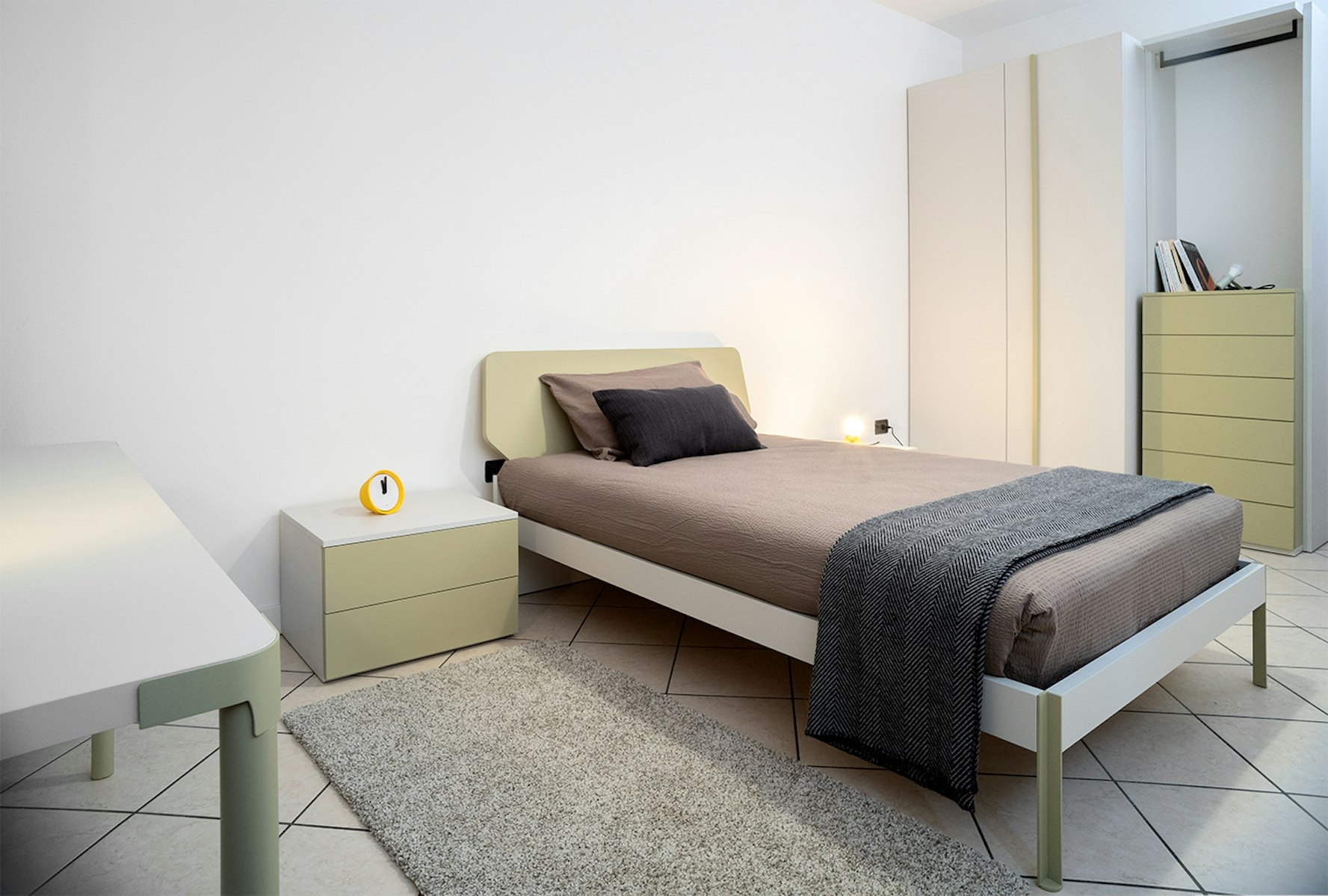 16 Sqm of Contemporary Design for a Stylish Room