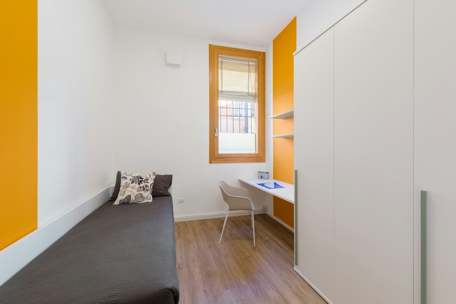 Charming Single Room in PHO.ROOM Residence