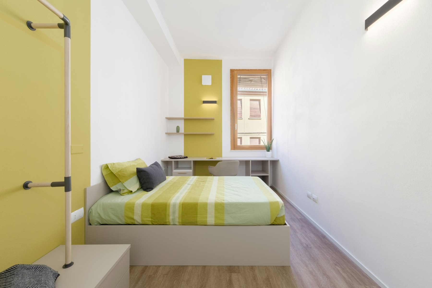 Large Single Room in PHO.ROOM Residence, Steps from Law School