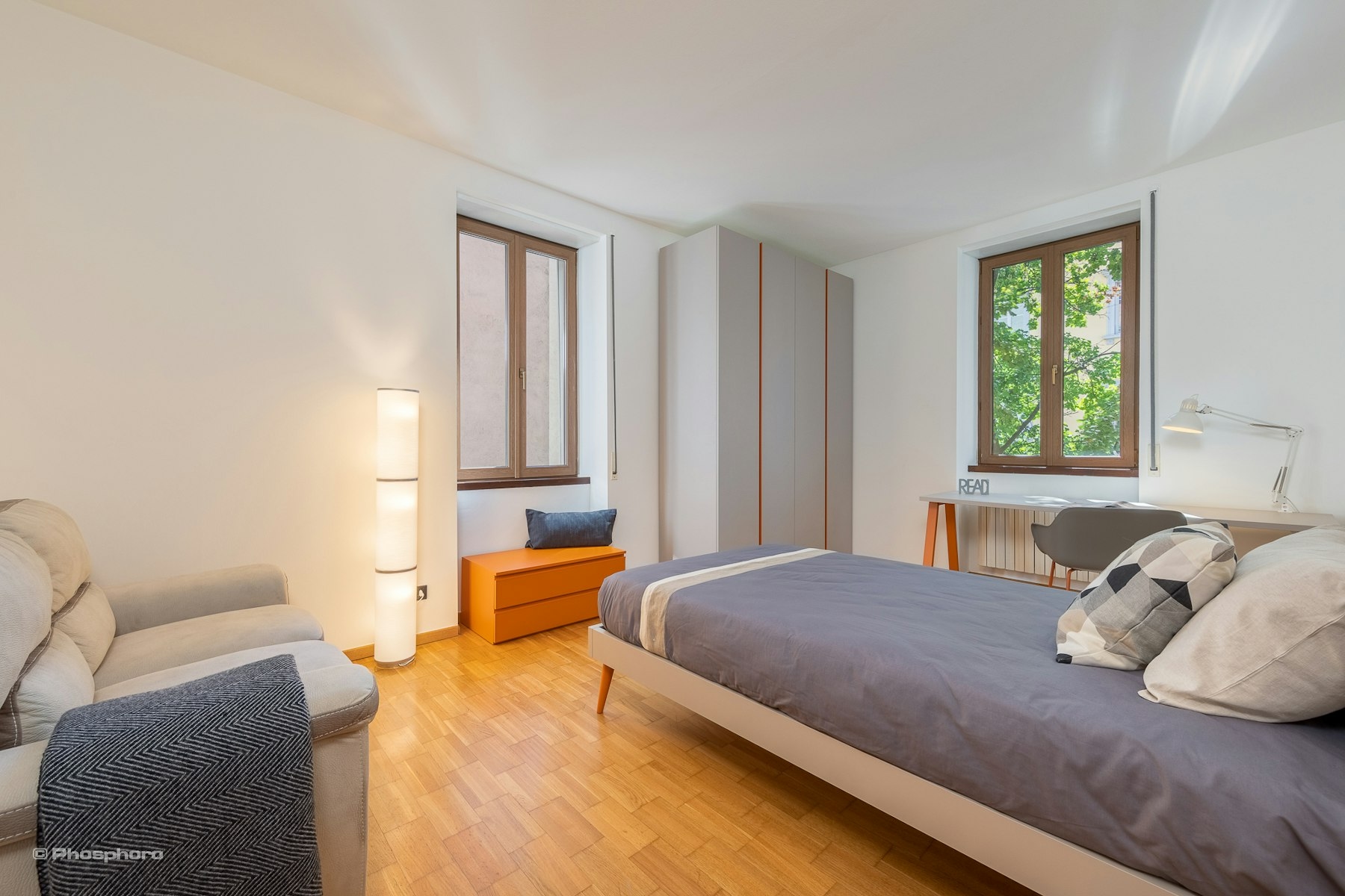 Bright single room with an attractive design