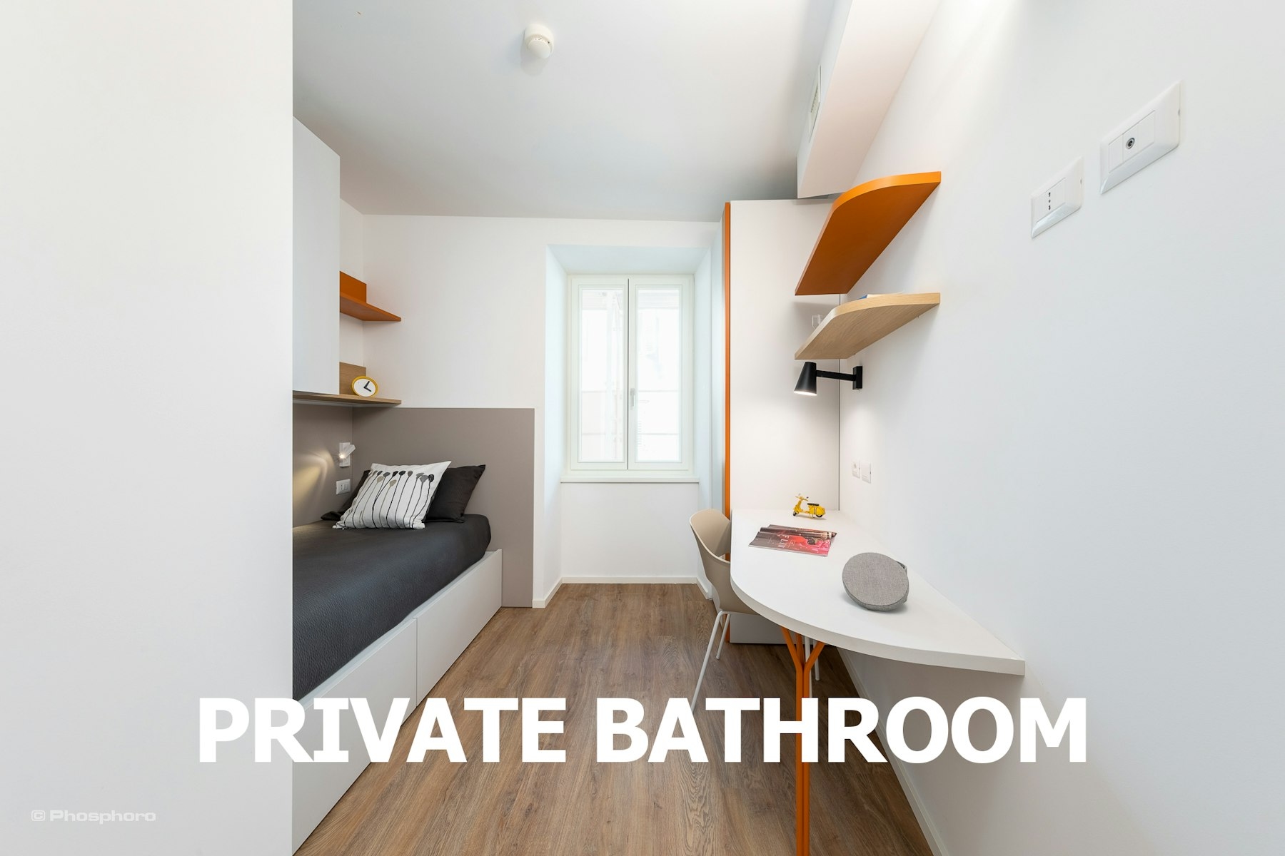 Single room with private bathroom and air conditioning
