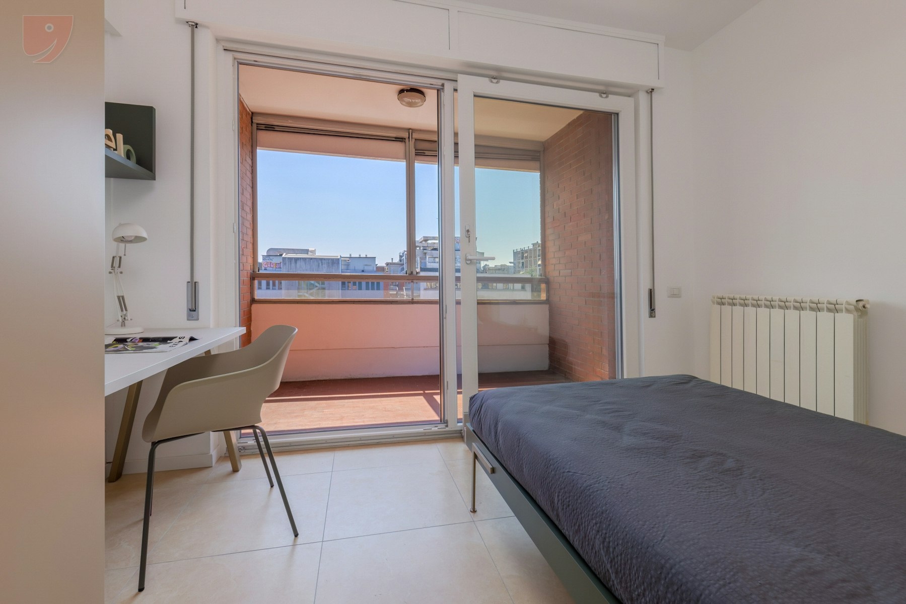 Comfortable Single Room Near the Green Metro Line