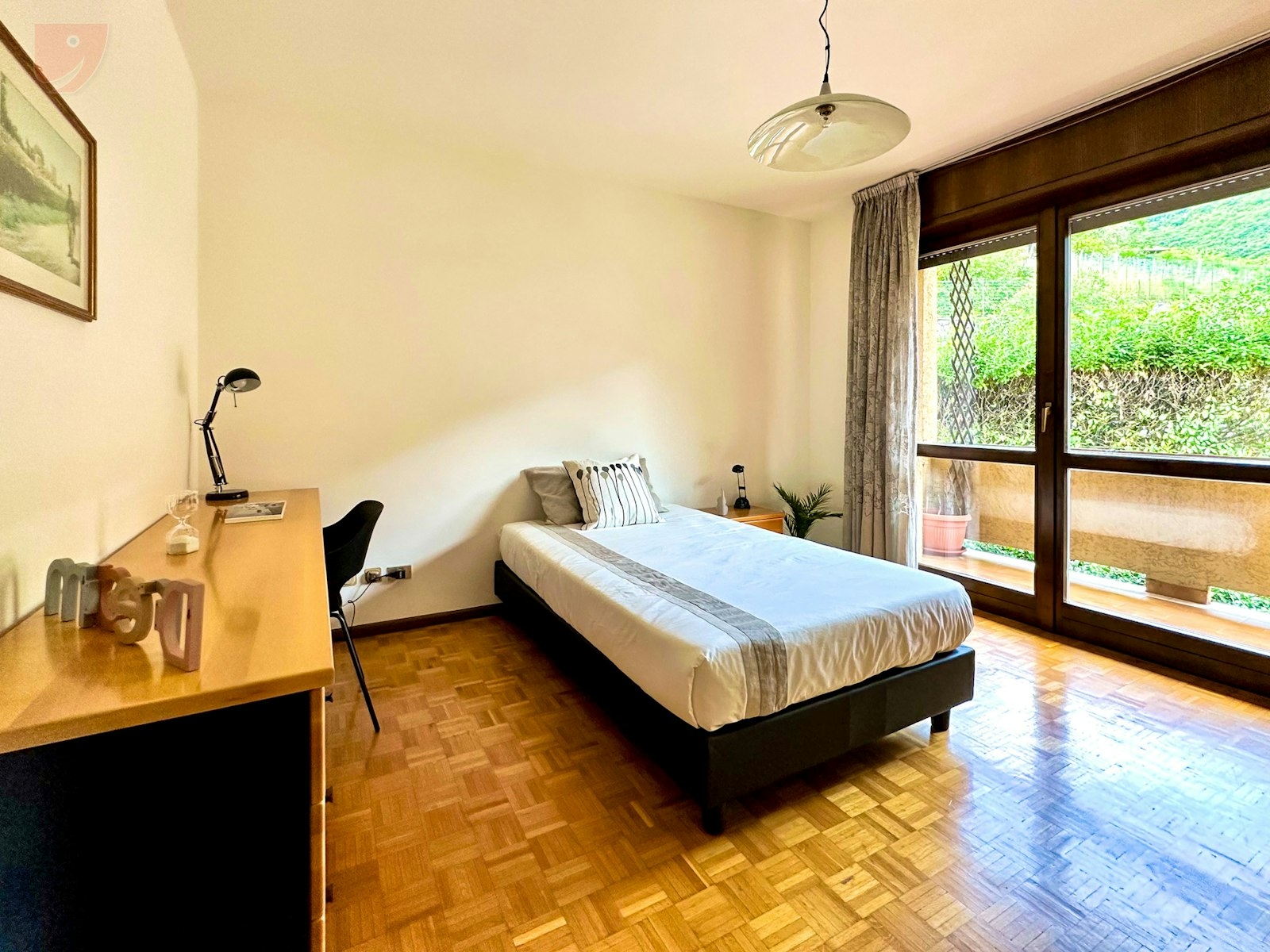 Spacious Room in South Trento