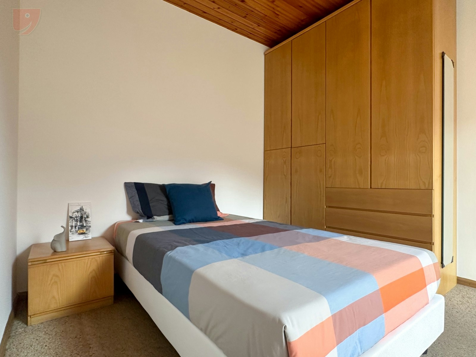 Spacious Single Room in a Serviced Area