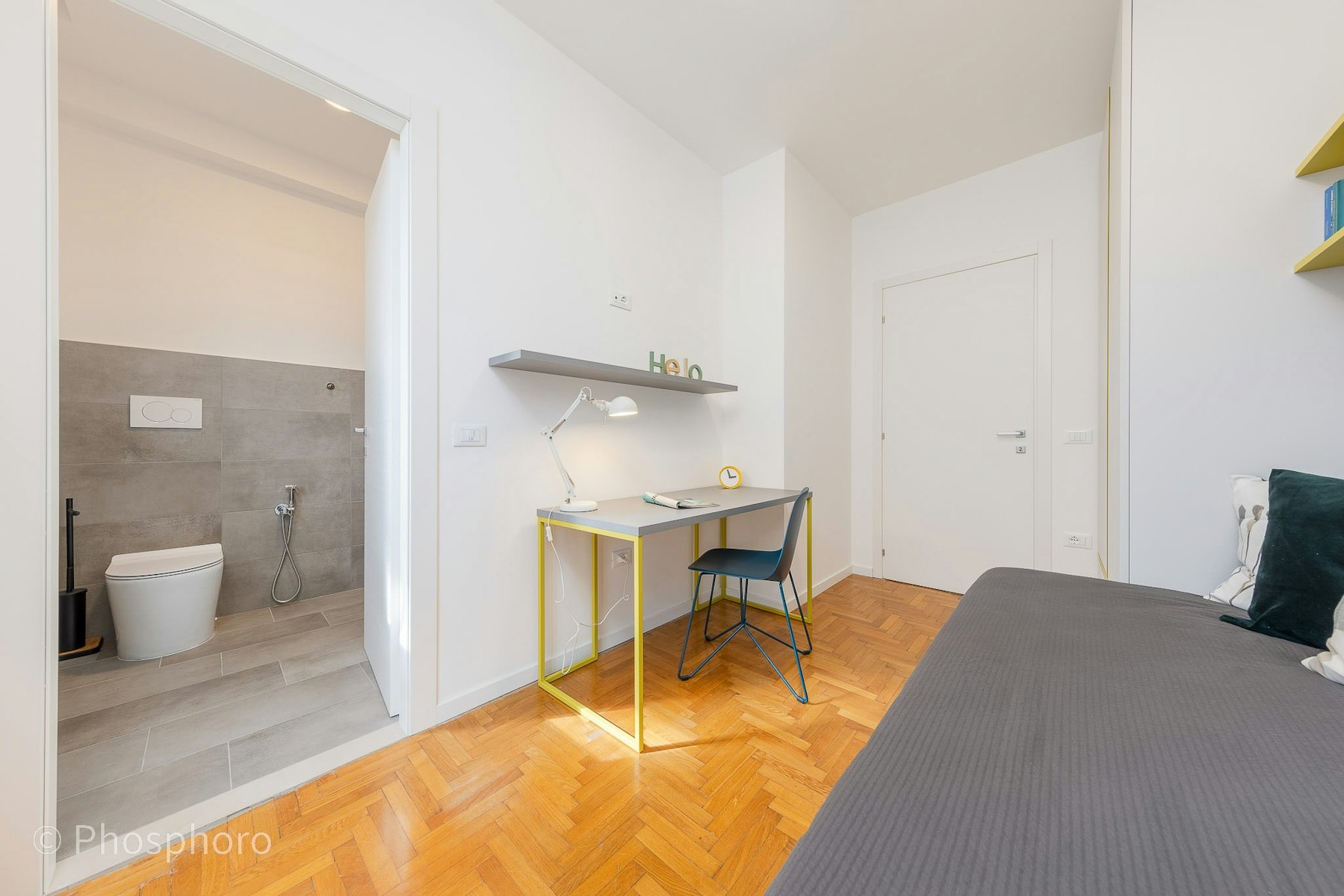 Elegant room with private bathroom