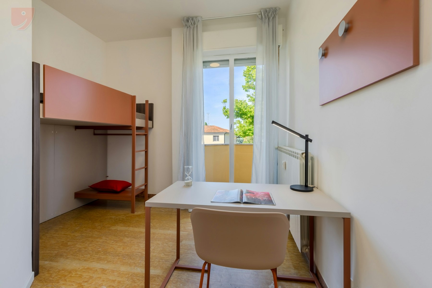 Near the Uni with Bunk Bed: Live Up High!