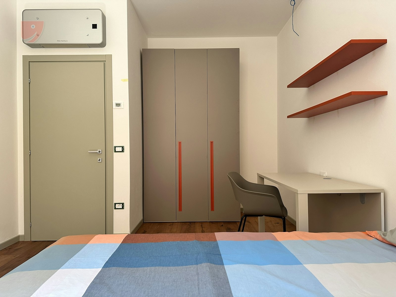 15m2 Room with Air Conditioning
