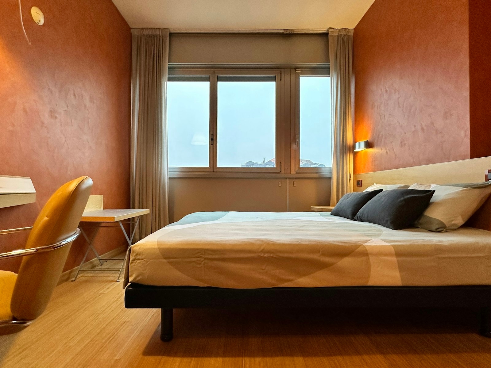 15m2 of Large and Welcoming Single Room!