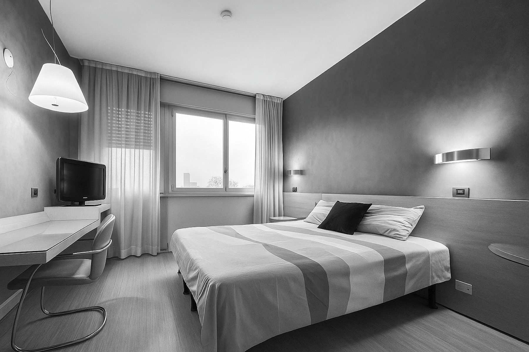 Double room for single use €550 - Torino, Lungo dora napoli 14