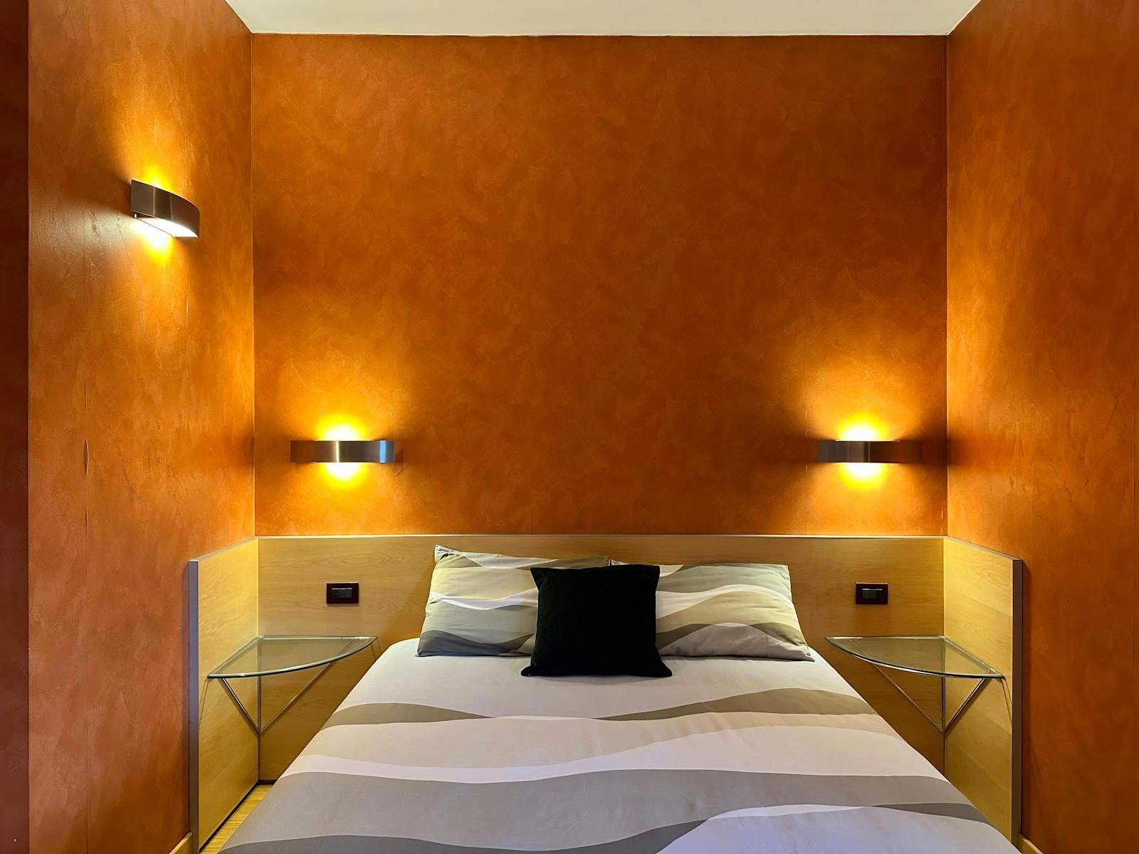 Cozy Single in Strategic Area