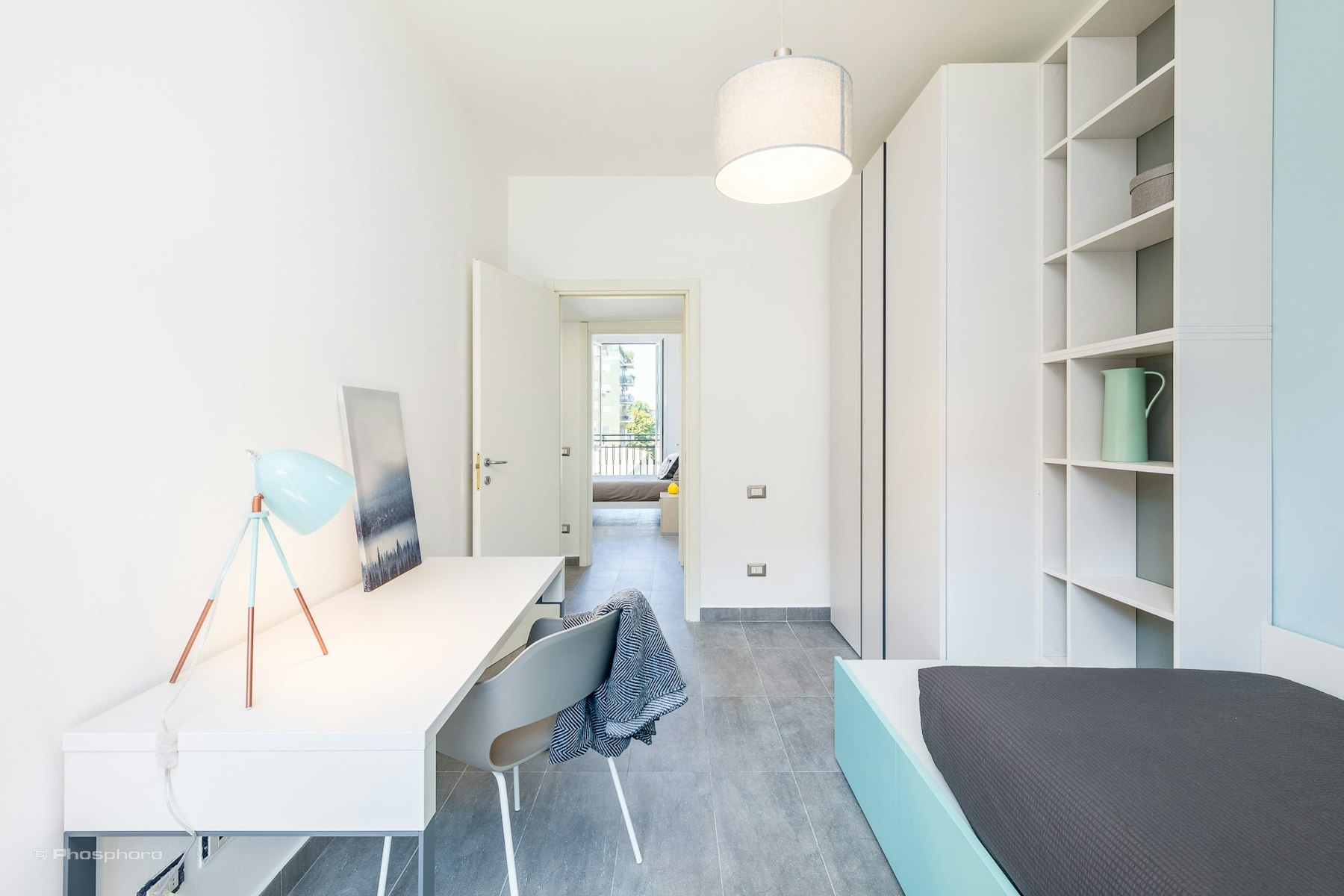 Modern and Bright Single Room Ideal for University Students