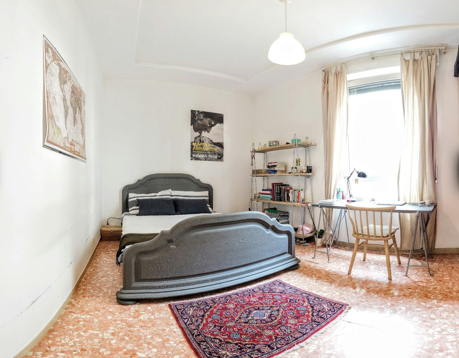 Spacious Single Room in Three-Bedroom Apartment
