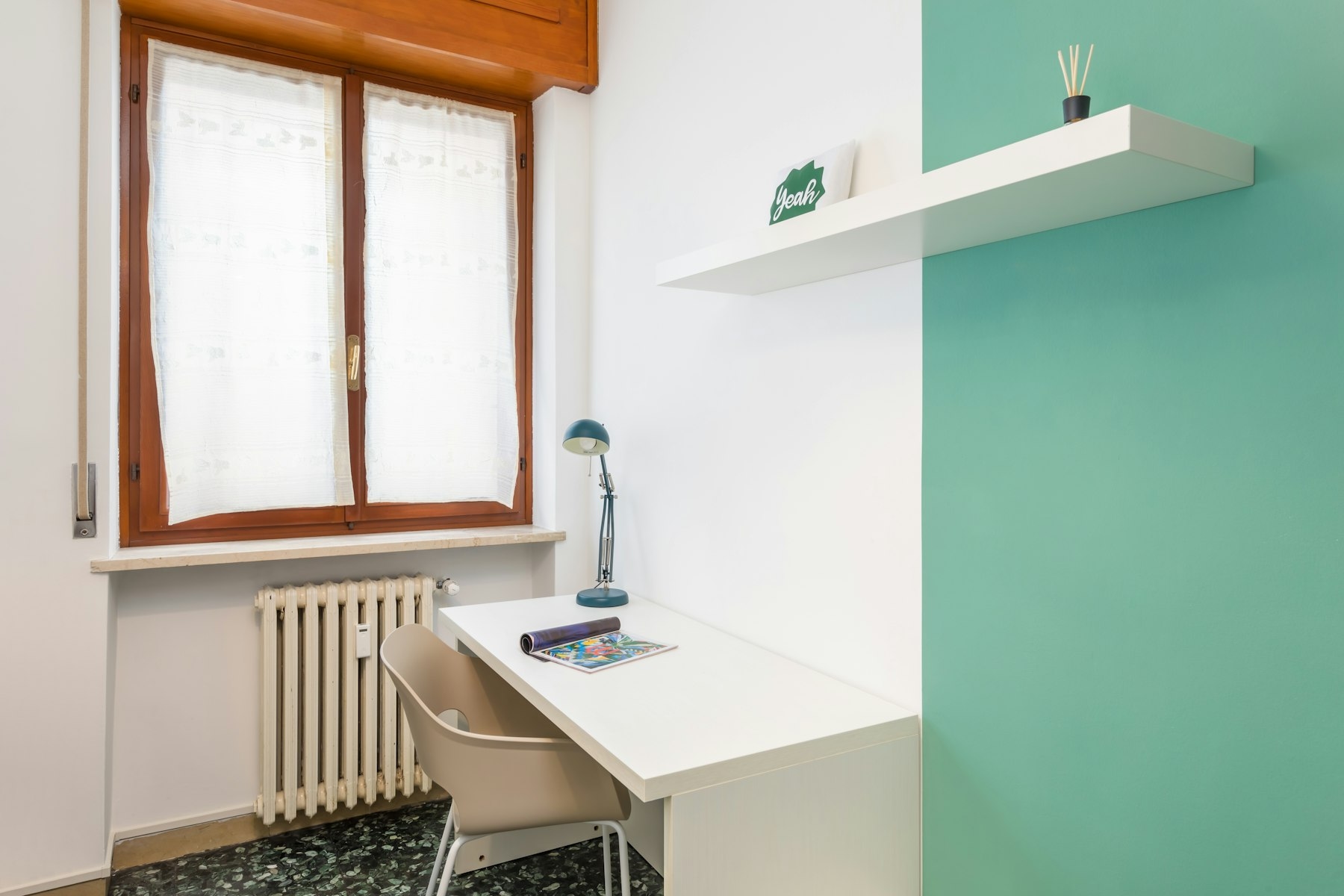 Nice and bright single room