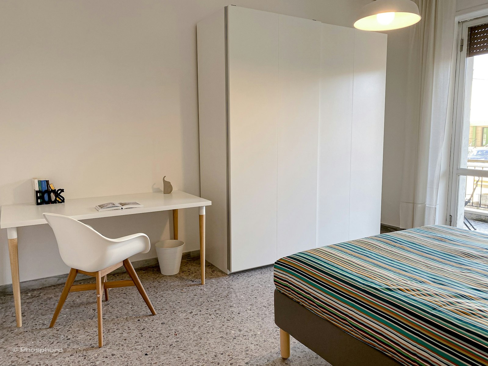 Bright Single Room with Exclusive Balcony!