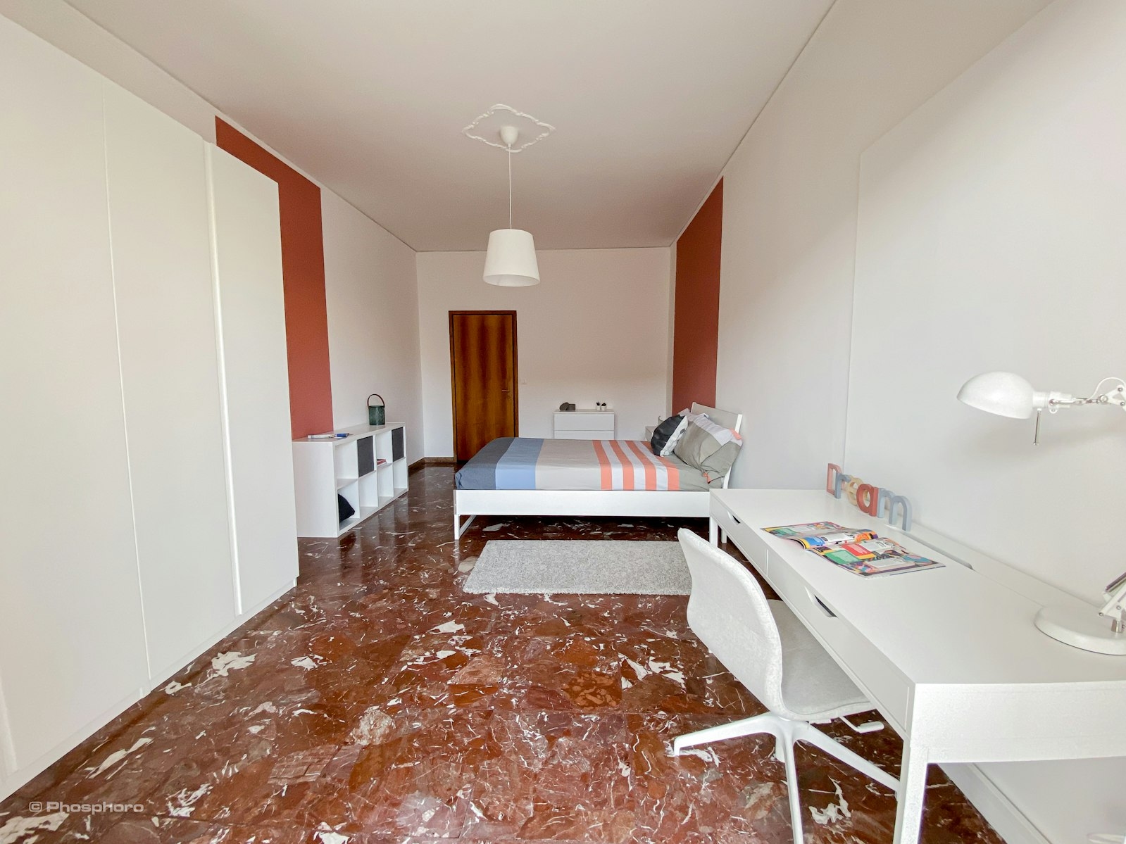 Large single room with queen size bed and balcony